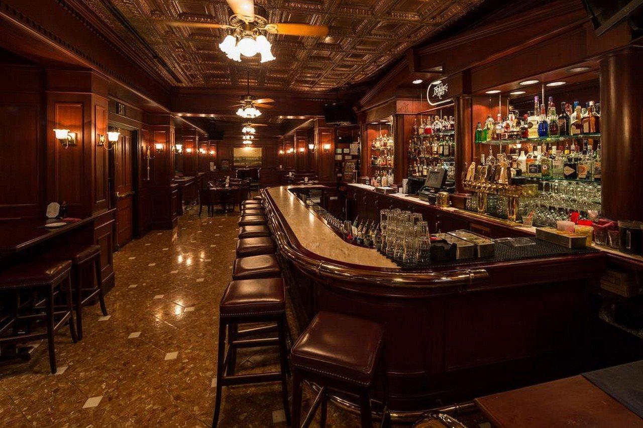 The Hotel Captain Cook Анкъридж Екстериор снимка