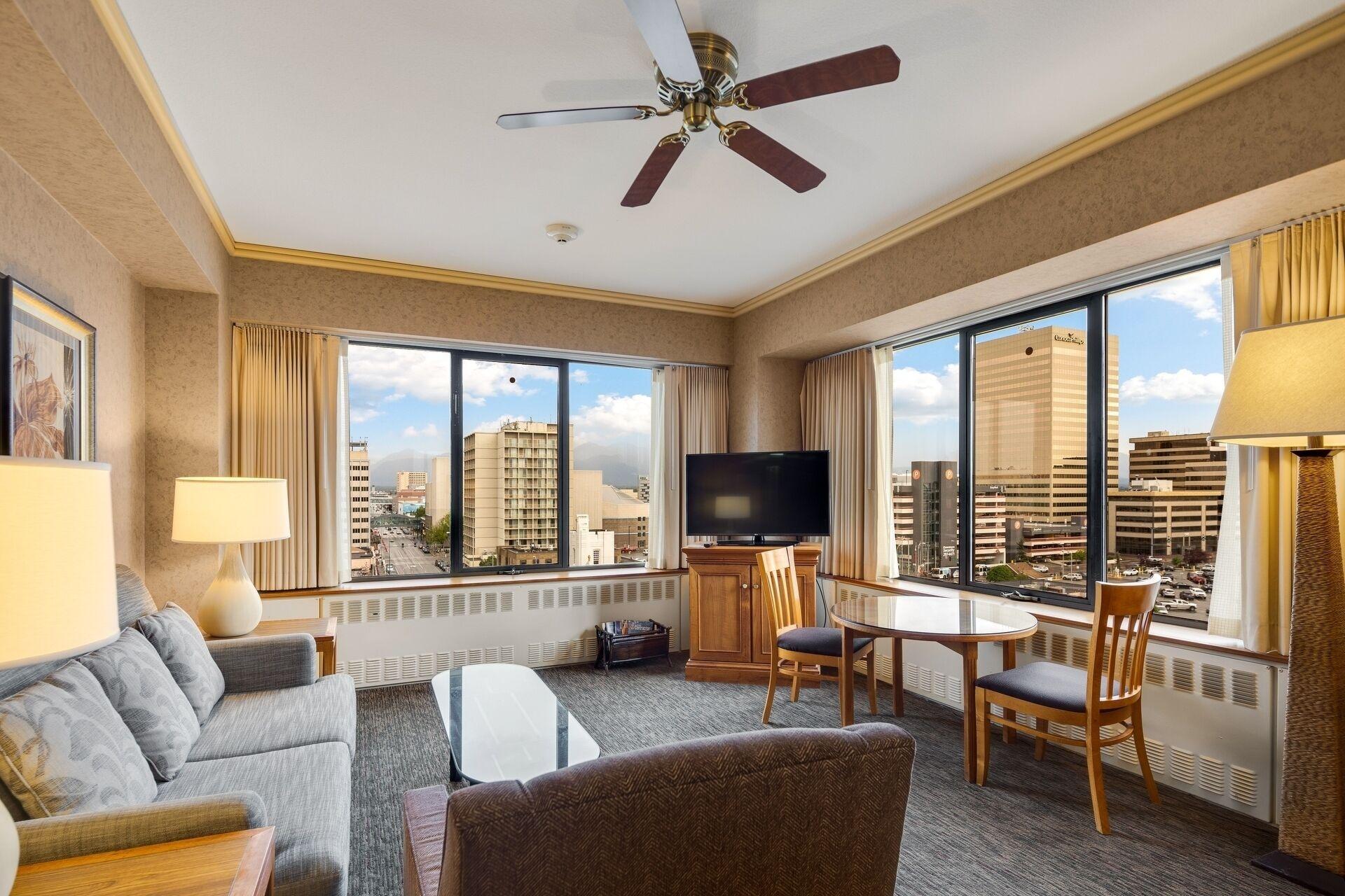 The Hotel Captain Cook Анкъридж Екстериор снимка