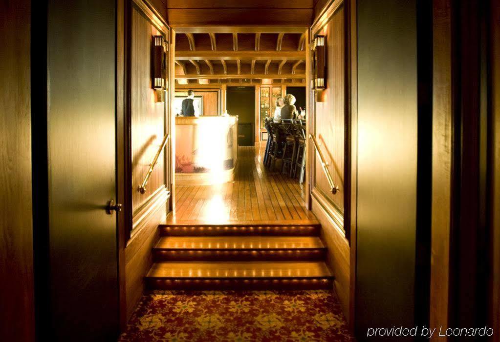 The Hotel Captain Cook Анкъридж Екстериор снимка
