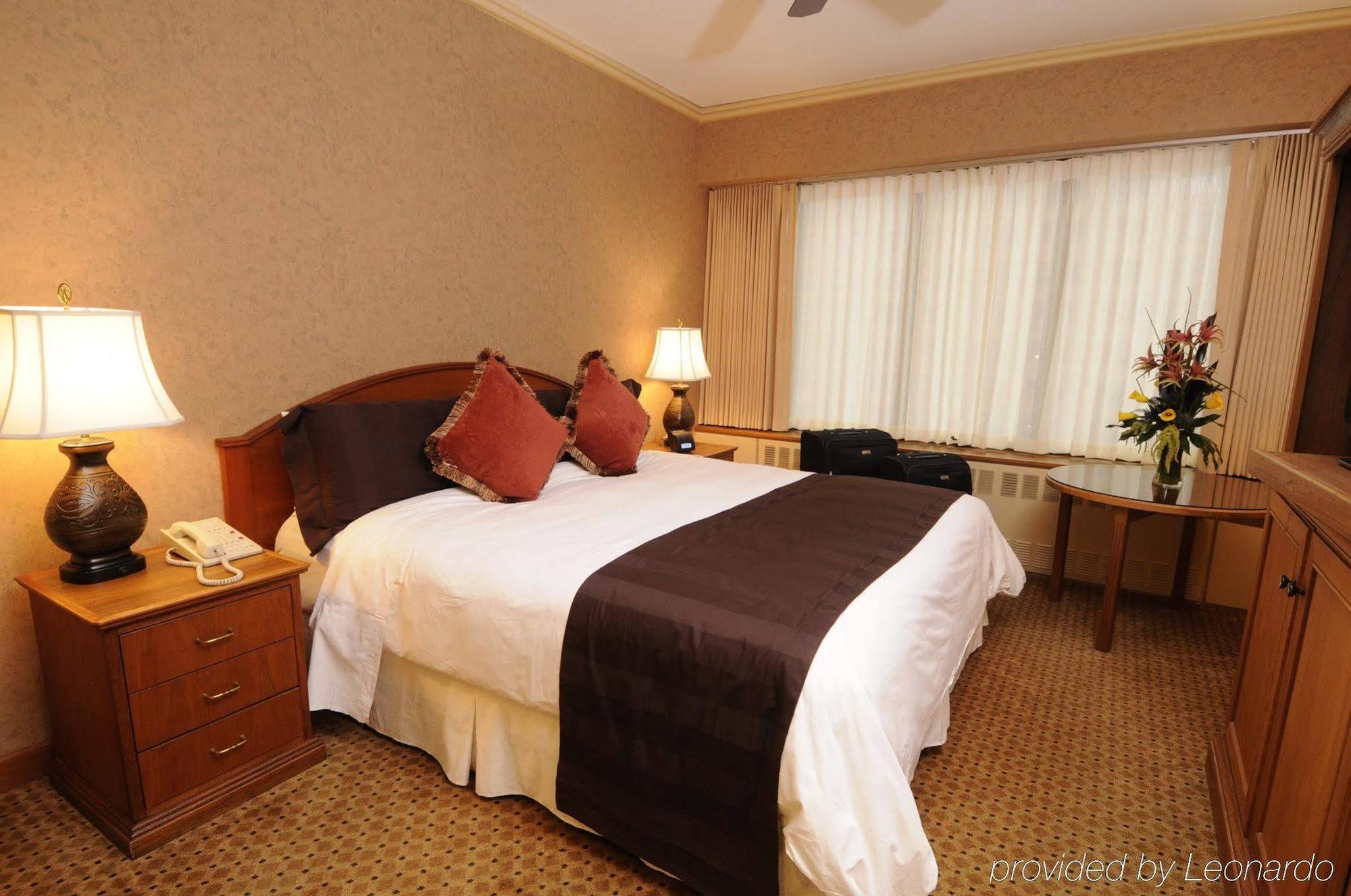 The Hotel Captain Cook Анкъридж Екстериор снимка
