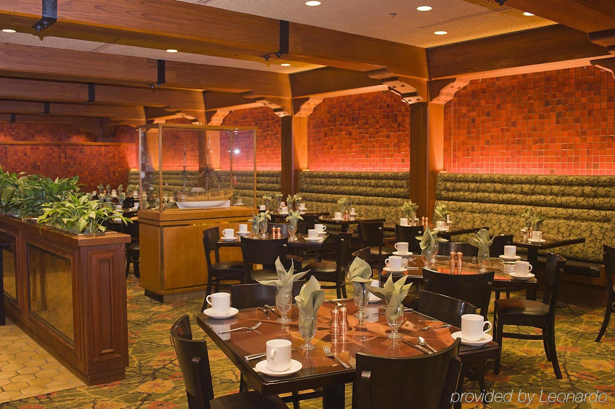 The Hotel Captain Cook Анкъридж Екстериор снимка