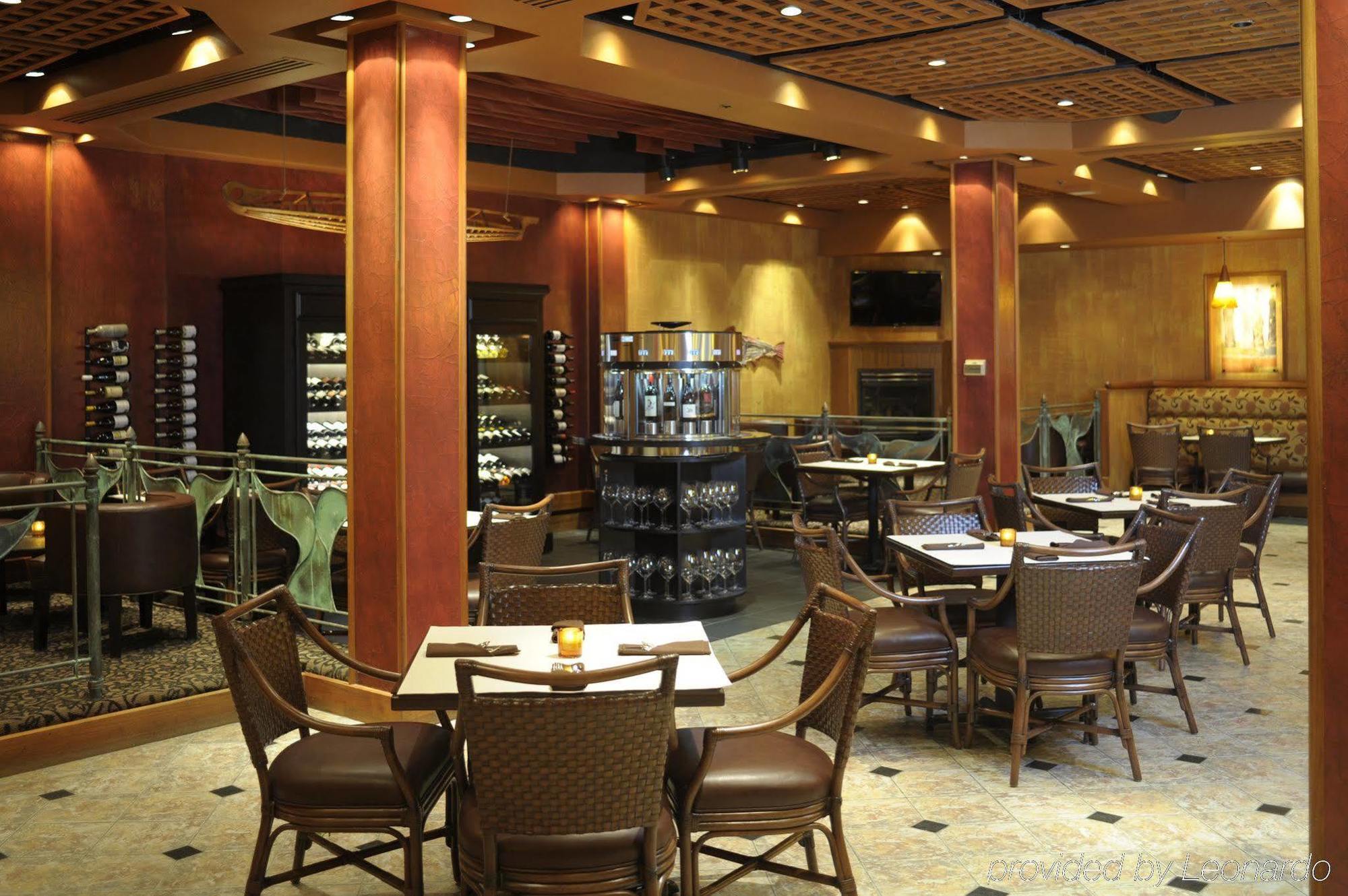 The Hotel Captain Cook Анкъридж Екстериор снимка